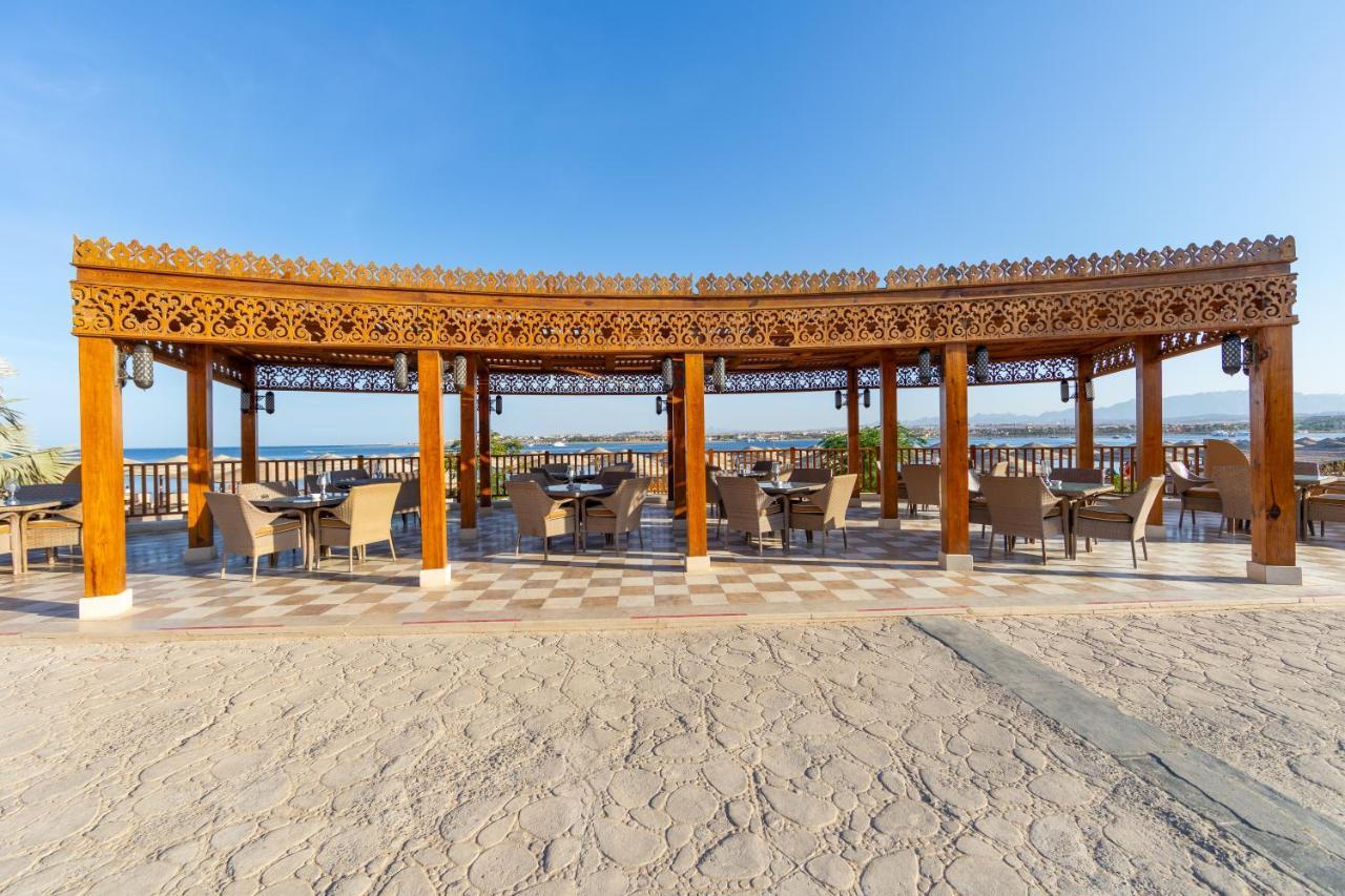 Grand Waterworld Makadi Family Star - Couples And Families Only Hotel Hurghada Exterior photo The beach at the hotel