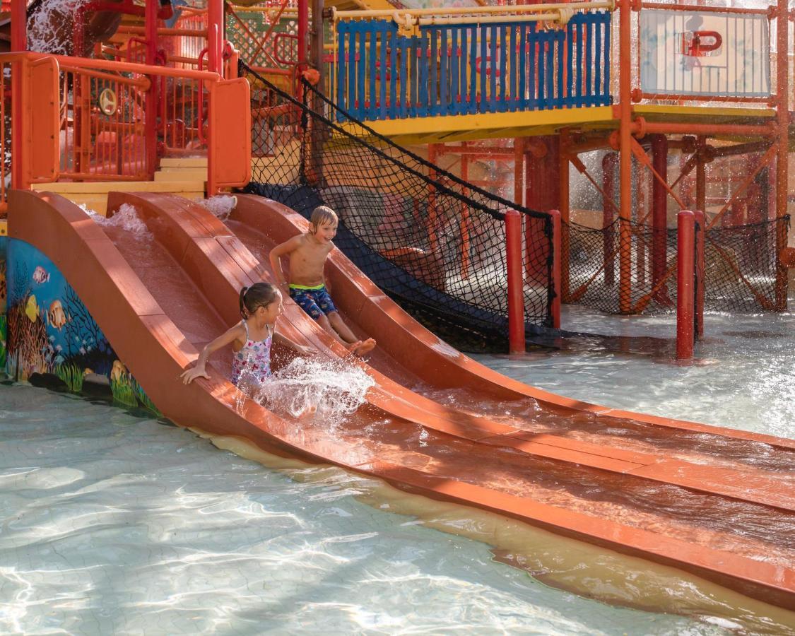 Grand Waterworld Makadi Family Star - Couples And Families Only Hotel Hurghada Exterior photo The water park at the Great Wolf Lodge in Grand Opening 2006