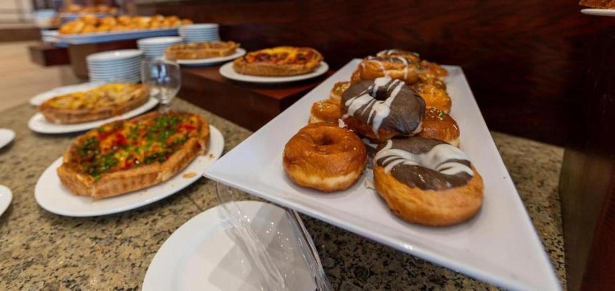 Grand Waterworld Makadi Family Star - Couples And Families Only Hotel Hurghada Exterior photo A selection of donuts