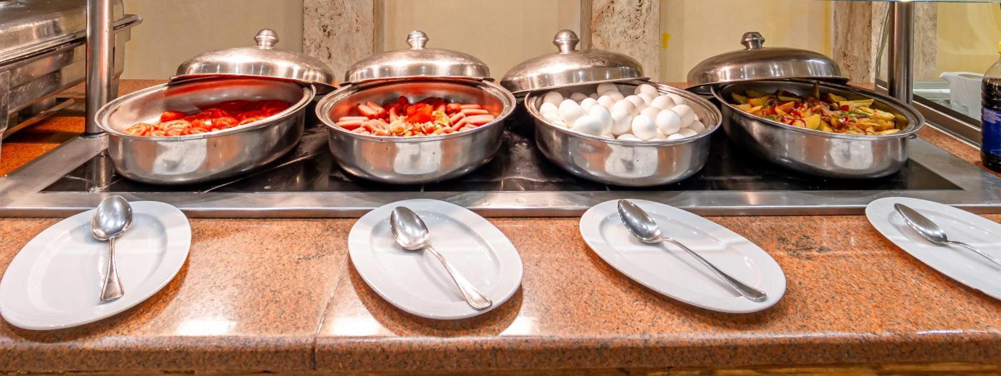 Grand Waterworld Makadi Family Star - Couples And Families Only Hotel Hurghada Exterior photo A chafing dish